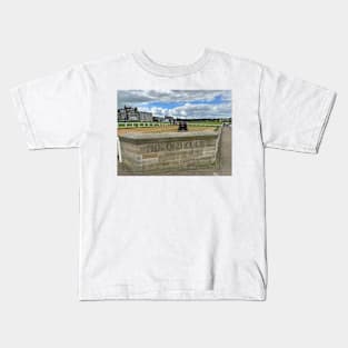 the Old Course, St Andrews , Fife Scotland Kids T-Shirt